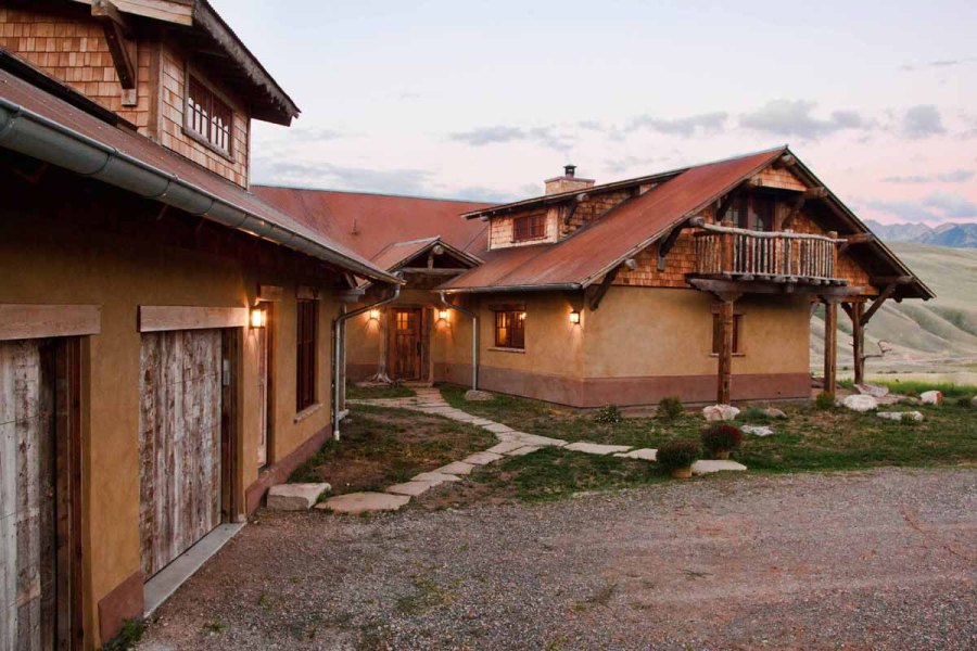 Bud3.My first straw bale house