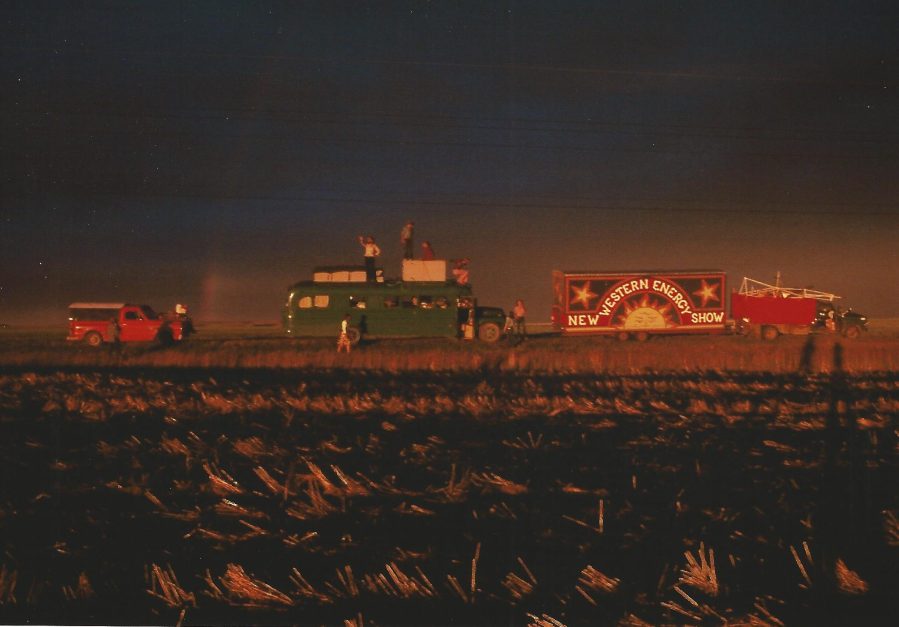 Rainbow.Trailer.Bus.Trucks.1977